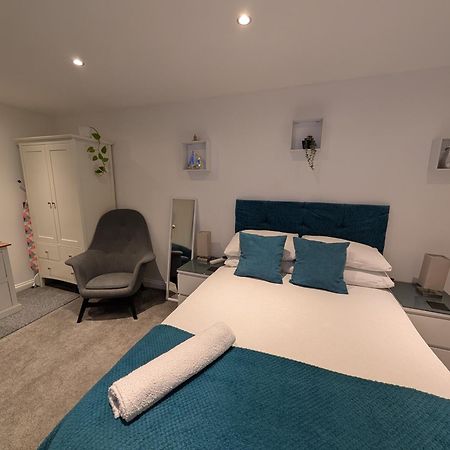 Self-Contained Annex, With Parking. Apartment Sittingbourne Ngoại thất bức ảnh