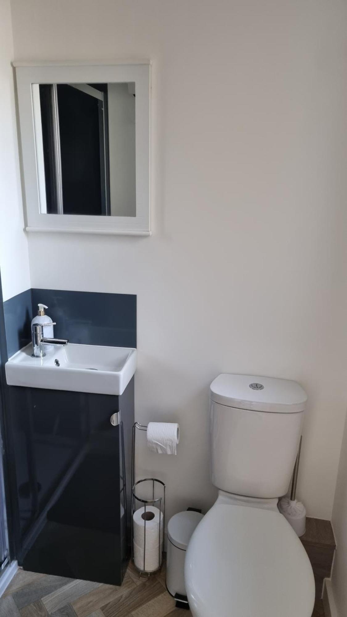 Self-Contained Annex, With Parking. Apartment Sittingbourne Ngoại thất bức ảnh