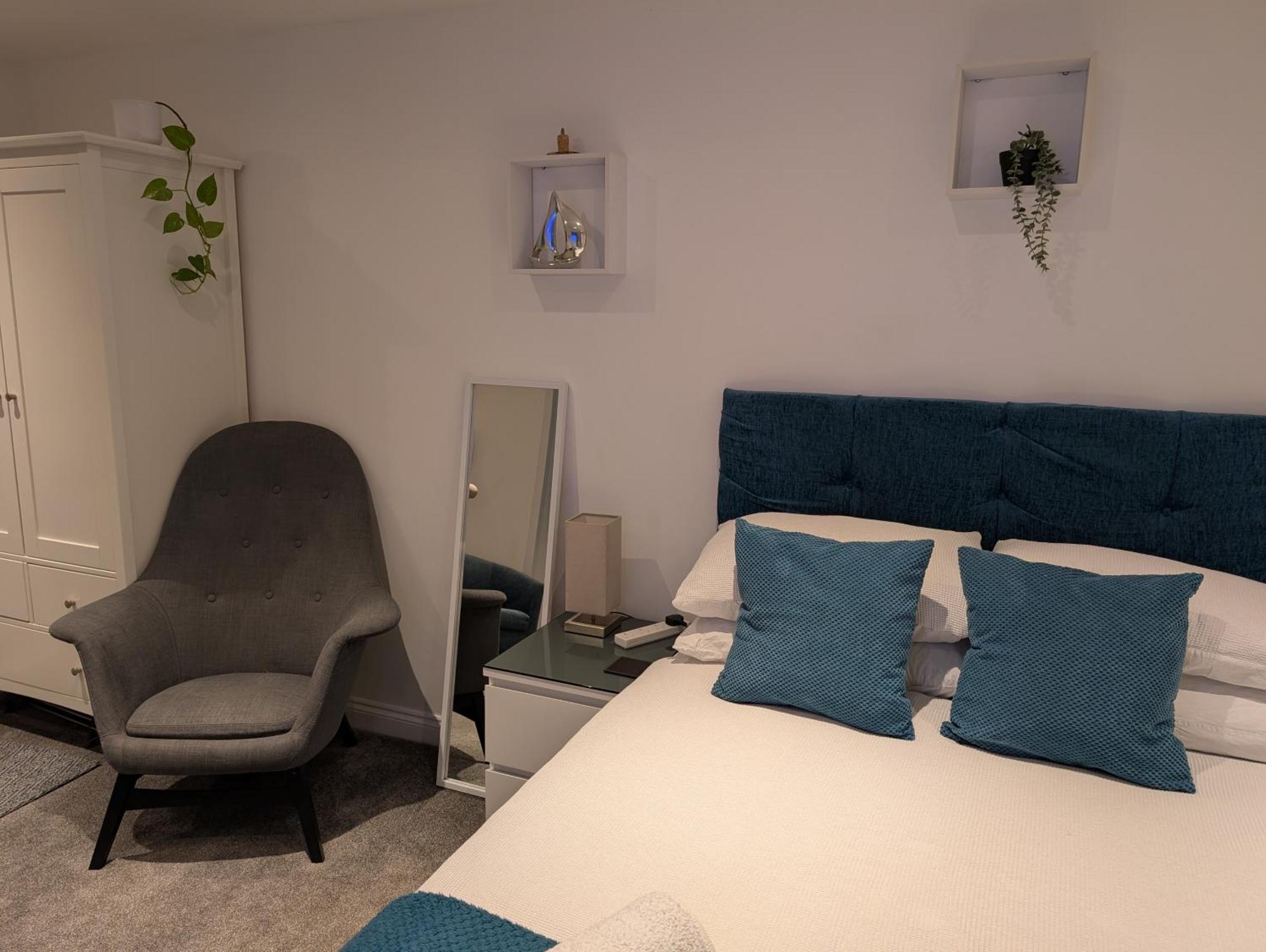 Self-Contained Annex, With Parking. Apartment Sittingbourne Ngoại thất bức ảnh